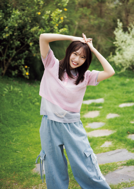 日向坂46新センター藤嶌果歩、笑顔がまぶしすぎるキュートグラビア